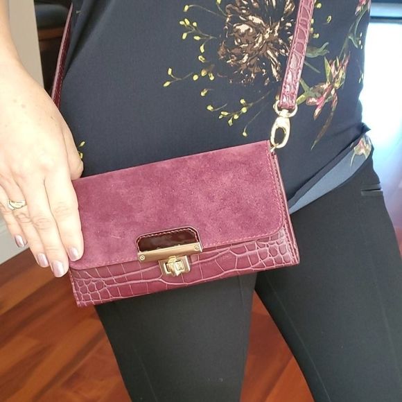 NWOT WHBM Burgundy Leather Crossbody Purse Wallet - Picture 2 of 7